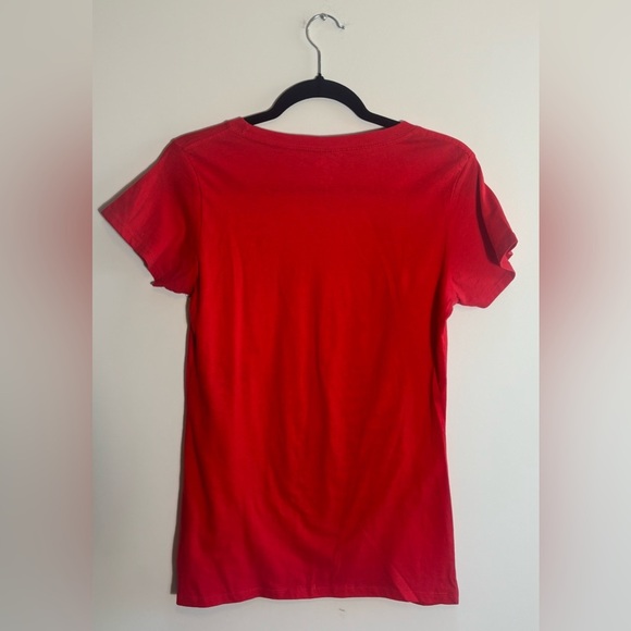 “Who Needs Santa When You Have Grandma” Christmas T-Shirt – Red – Size Small - Picture 2 of 5